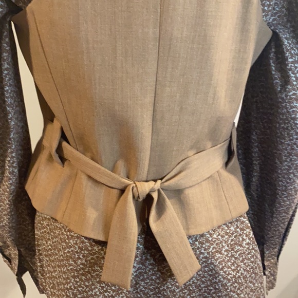 Vest - Picture 4 of 4